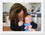 060319 Emily und der erste Moehrchenbrei (04) * 2048 x 1536 * (814KB)